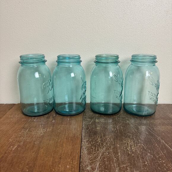 Bundle of 4 BALL 1923-1933 Blue Glass Quart Jars Kitchen farmhouse decor - Picture 9 of 10